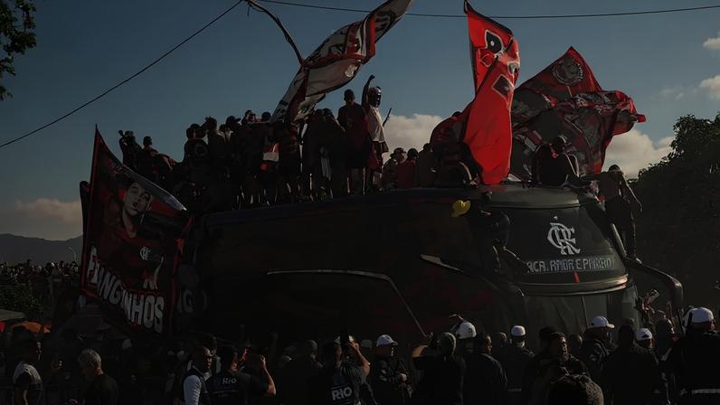 Torcida do Flamengo faz festa em "AeroFla" antes de final da Libertadores (Foto: Leonardo Bessa / Lance!)