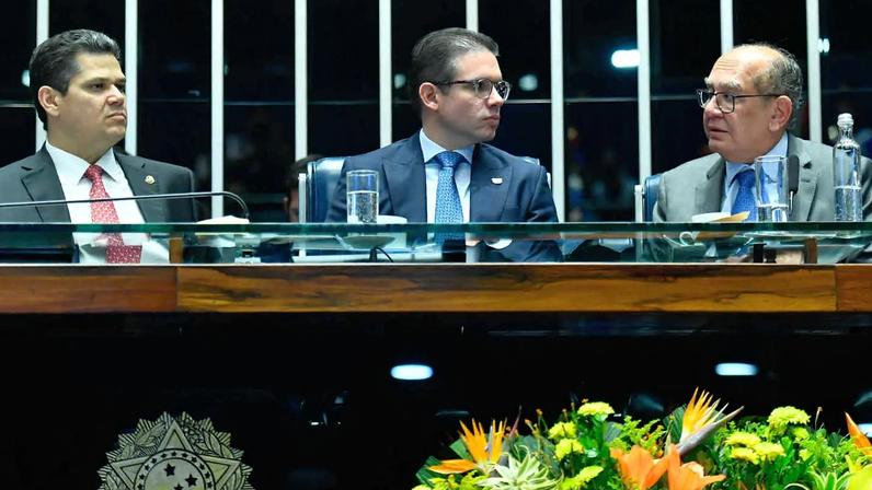 Alcolumbre sinalizou que sua resposta passará pela articulação com líderes partidários para acelerar propostas legislativas já existentes que reforcem as prerrogativas do Senado e do Congresso (Foto: Geraldo Magela / Agência Senado / Arquivo)