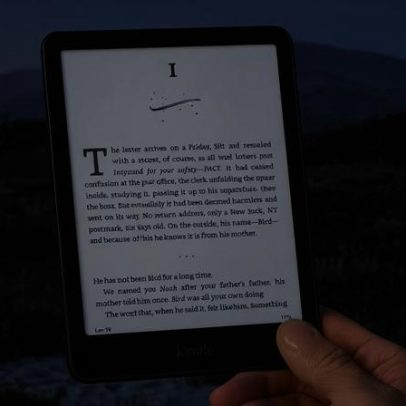 Amazon faz liquidação de e-readers; Kindle Paperwhite 32GB atinge menor preço