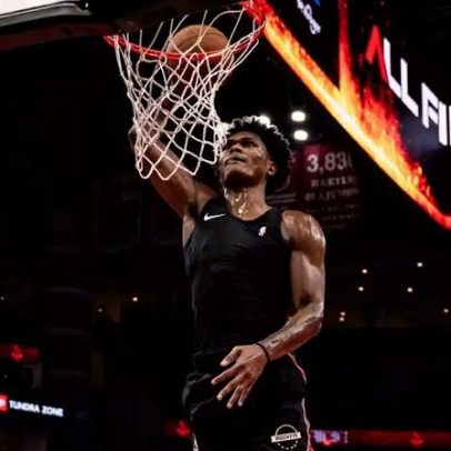 Amen Thompson mostra caminho para voltar a ser armador na NBA