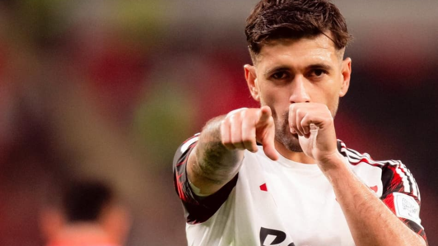 Arrascaeta brilha, Flamengo vence Cruz Azul e avança no Mundial