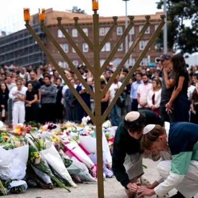 Tiroteio em Bondi leva Albanese a prometer reforma de armas contra antisemitismo