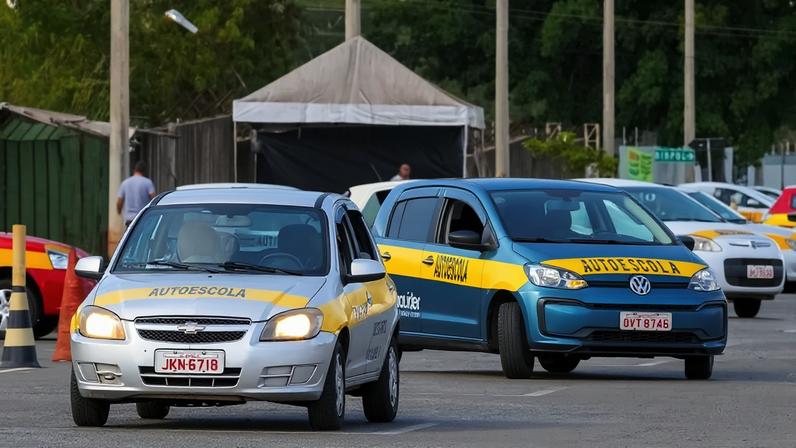 Exame de Autoescola em Brasília: proposta do governo pode desobrigar aulas em CFCs • Paulo H. Carvalho/Agência Brasília