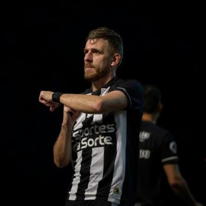 Atacante deixa o Ceará e acerta com rival da Série B