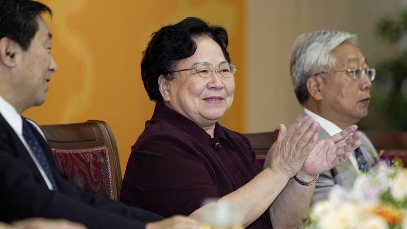 Redes na China criticam política do filho único após morte do chefe do controle