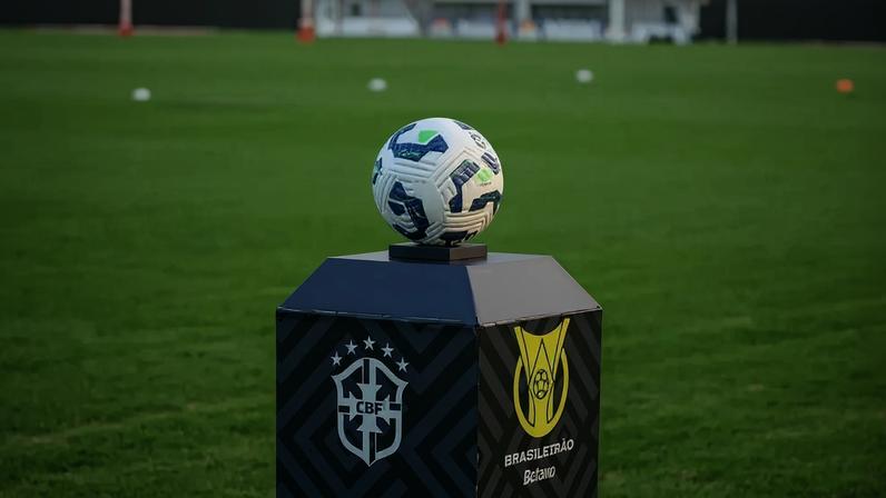 Bola do Brasileirão de 2025 (Foto: Márcio José / Agif / Gazeta Press)