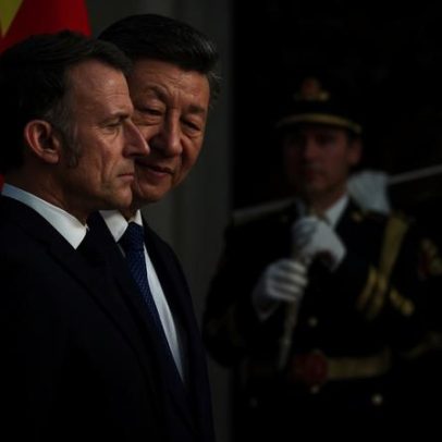 Macron alerta em China sobre risco de desintegração da ordem internacional
