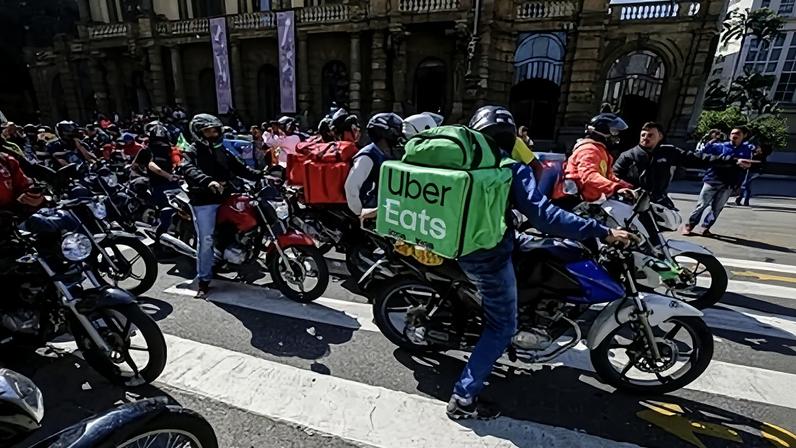 Comissão da Câmara discute nesta terça a regulamentação do trabalho por aplicativo