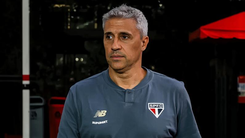 Sob desfalques, Crespo escala São Paulo para enfrentar o Vitória na rodada
