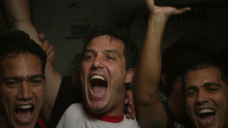Roger Guerreiro foi campeão estadual com o Flamengo em 2004 (Foto: Reprodução / Instagram)