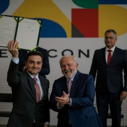 Lula anuncia saída de Celso Sabino do Ministério do Turismo