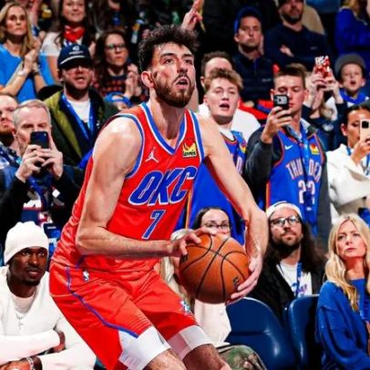 Astro antecipa evolução de Chet Holmgren, comparando a Dirk Nowitzki