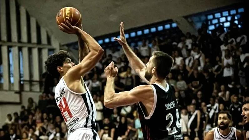 Vasco e Flamengo em ação no NBB em 2024 (Divulgação)