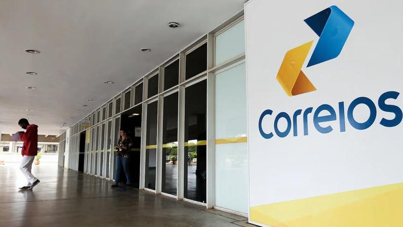 Correios visa fechar mil agências e 15 mil PDVs ante perdas desde 2022