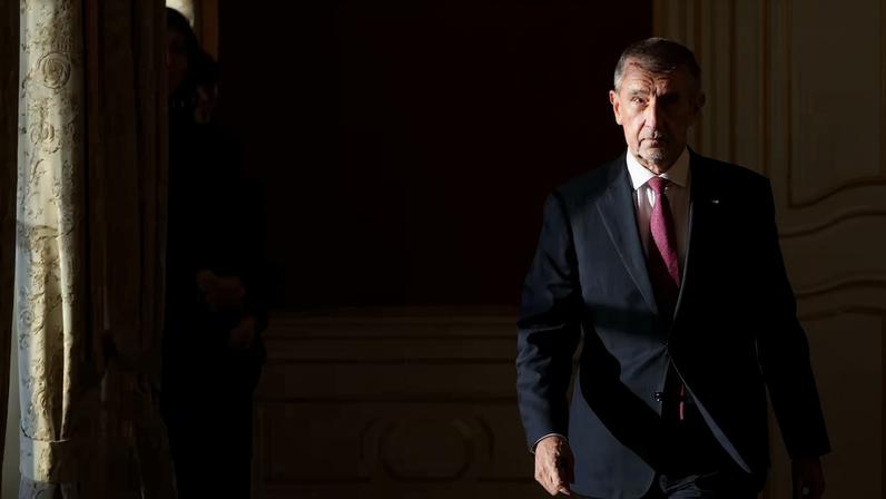 Populista eurocético Andrej Babiš é o novo primeiro-ministro da República Tcheca