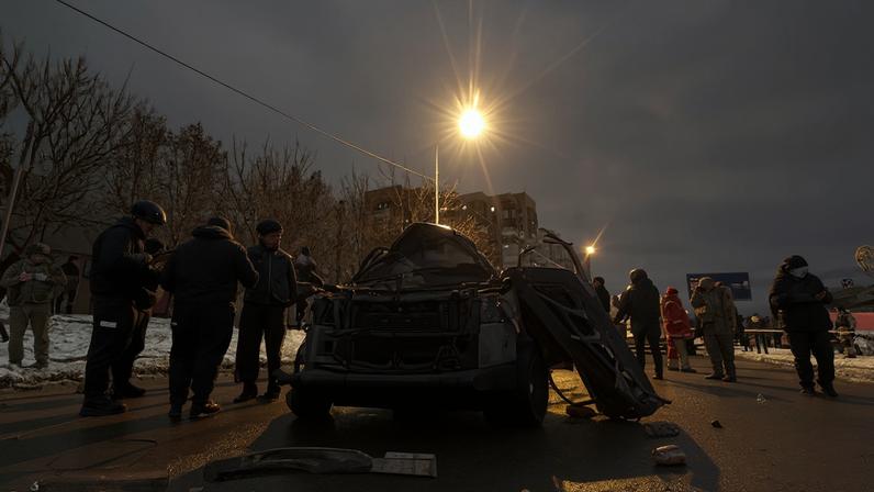 Drones e mísseis russos atacam a Ucrânia antes de reunião Zelenskiy-Trump