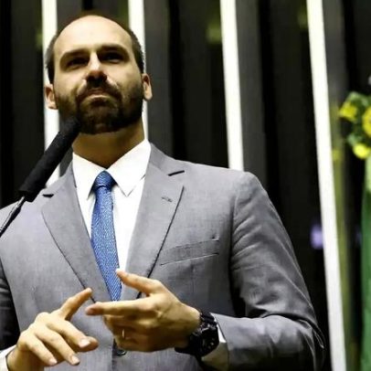 Eduardo Bolsonaro avalia obter passaporte apátrida
