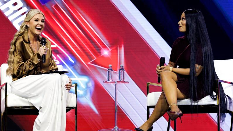 Nicki Minaj participa do AmFest e elogia Trump e Vance