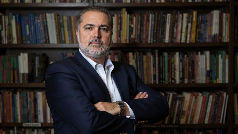 Renato Trisciuzzi é executivo de auditoria interna e autor do livro: “Os 4 pilares da liderança imbatível: propósito, comunicação, pessoas e resultados” Modelos de liderança que vão moldar empresas na era da IA