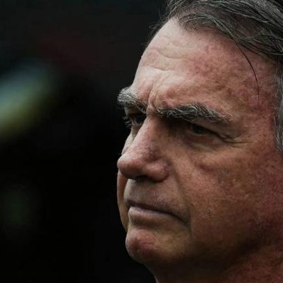 Procedimento para interromper soluços de Bolsonaro não teve efeito
