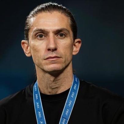 Torcedores do Flamengo mandam recado a Filipe Luís após vice no Mundial