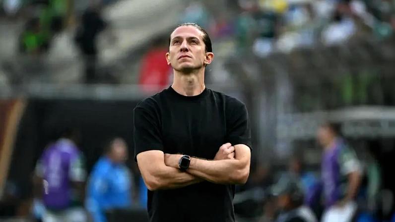 Filipe Luís, técnico do Flamengo, gesticula durante a final brasileira da Libertadores (Foto: Luis Acosta/AFP)