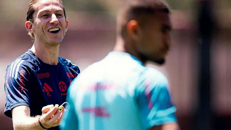 Filipe Luís durante último treino do Flamengo antes de viagem para o Catar, onde o time disputa a Copa Intercontinental (Foto: Adriano Fontes / Flamengo)