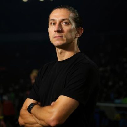 Torcedores do Flamengo pedem contratação de jogador do Corinthians