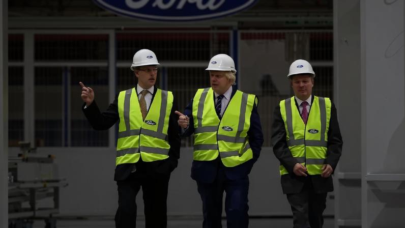 Com esse movimento, a Ford se junta a outros grandes nomes da indústria automotiva que também estão entrando ou planejando entrar no mercado de armazenamento de energia ( Dan Kitwood /Getty Images)