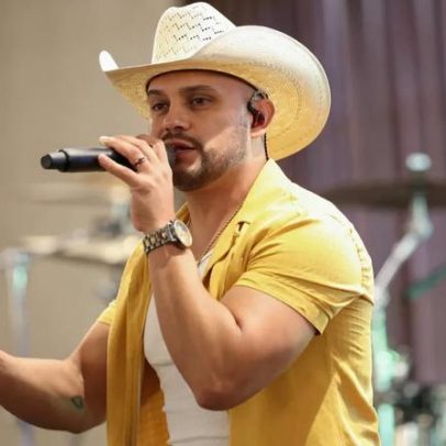 Cantor de country Frank Ray critica ICE pela detenção do cunhado