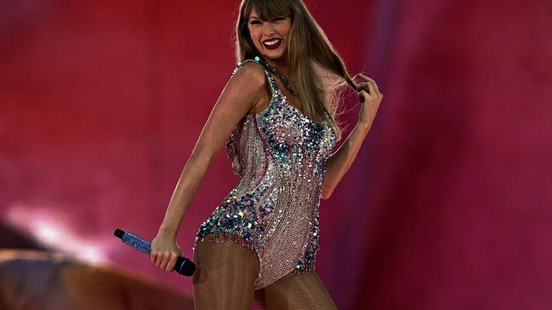 Taylor Swift previewed 'The End of an Era' documentary series in a new clip