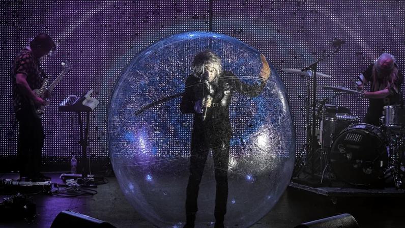 Baterista do Flaming Lips comenta saída de Drozd: show está melhor do que nunca