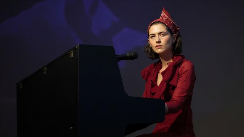 Gracie Abrams performing at Glastonbury 2025.