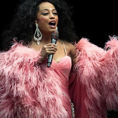Diana Ross apresenta medley de hits no New Year's Rockin' Eve