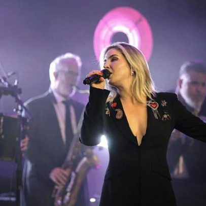 The Mavericks cantam para Raul Malo em tributo emocionante em Nashville