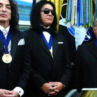 Kiss e Stallone recebem medalhas antes da cerimônia no Kennedy Center