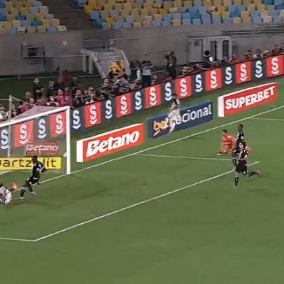 Memphis marca o segundo gol do Corinthians na final da Copa do Brasil