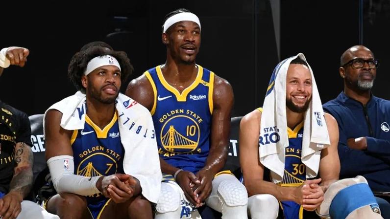 NBA jogador Warriors contrato