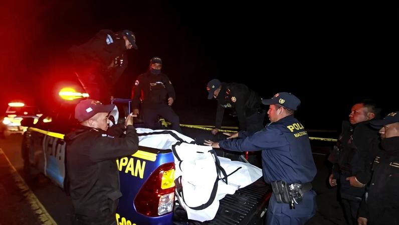 Acidente de ônibus deixa 15 mortos no oeste da Guatemala, em 26 de dezembro de 2025. Foto: Gustavo Rodas/AFP