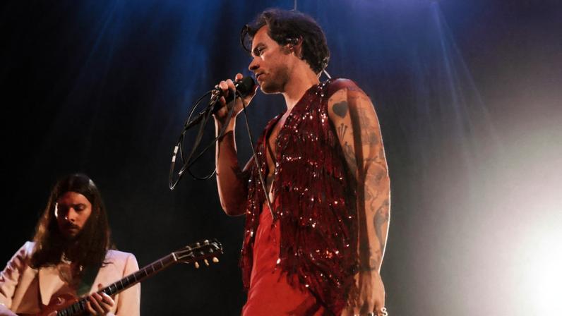 Harry Styles lança vídeo com fãs e música inédita