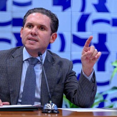 Hugo Motta forma bloco e isola governo e oposição na Câmara