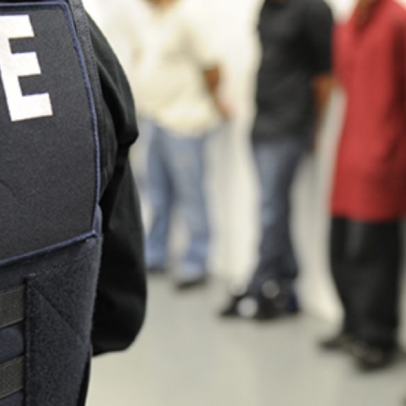Número de pessoas em detenção pela ICE atinge recorde histórico