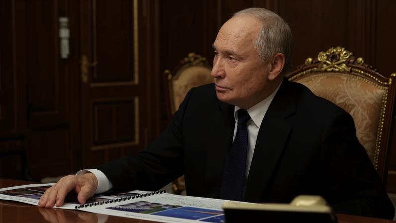 Putin afirma confiança em vitória na Ucrânia em discurso de Ano Novo