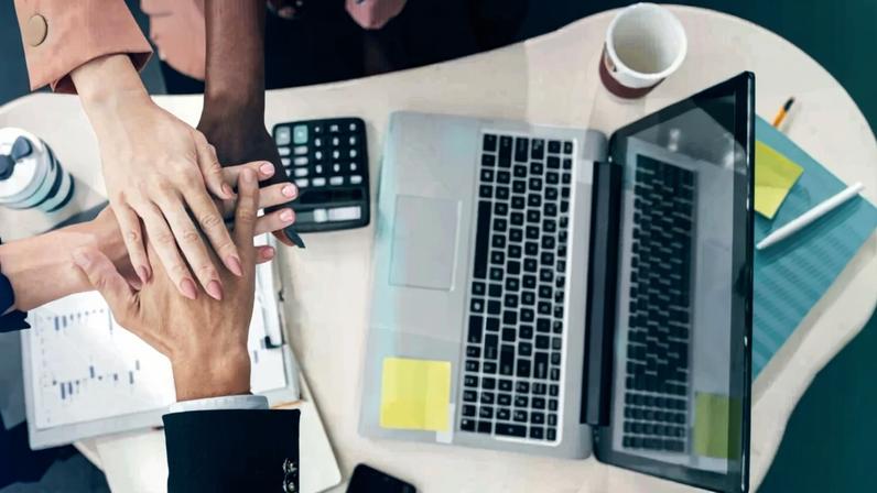 Turnover de 40% expõe crise no recrutamento tech