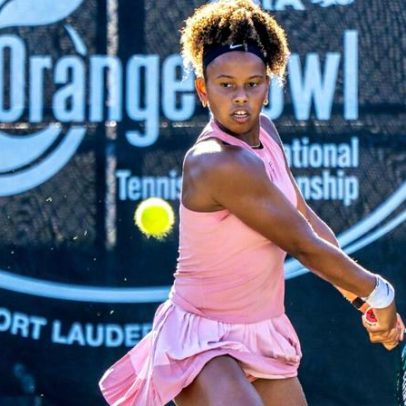 Victória Barros em ação nas quartas do Orange Bowl ao vivo