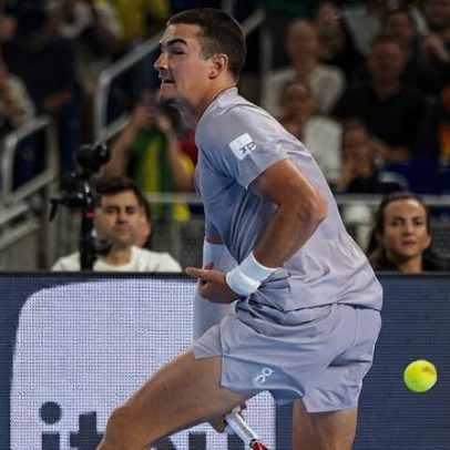 Fonseca vence Alcaraz com virada em Miami