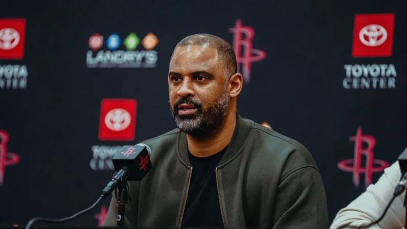 Técnico do Rockets critica árbitros após derrota para o Nuggets
