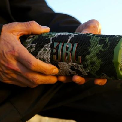 JBL vende Flip 7 com margem zero para reduzir estoque de Black Friday