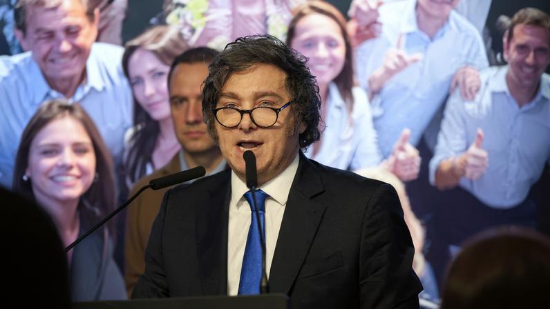 Milei viajará ao Reino Unido no próximo ano