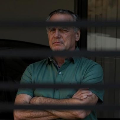 Bolsonaro volta ao centro cirúrgico, diz Michelle.